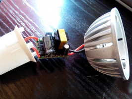 Cara untuk memperbaiki lampu LED itu sendiri