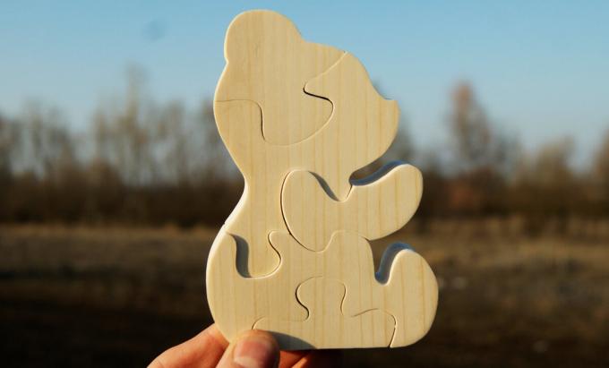 puzzle kayu "The Bear"