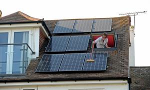 Solar panel di eko-rumah masa depan akan menjadi kebutuhan, bukan kemewahan