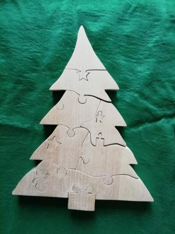 Teka-teki "pohon Natal", terbuat dari birch