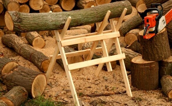 kotak kayu standar untuk kayu bakar.