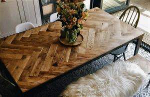 Dapat dangkal meja kayu, menjadi kebanggaan di interior Anda? Mudah. 6 ide DIY asli