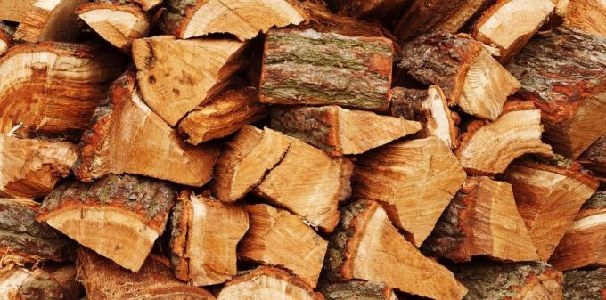 Oak kayu biasanya lebih mahal dari yang lainnya