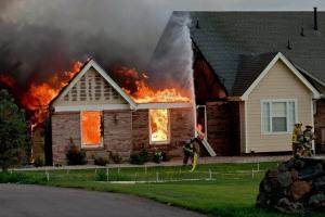 Bagaimana melindungi rumah Anda dari kebakaran rekomendasi pro