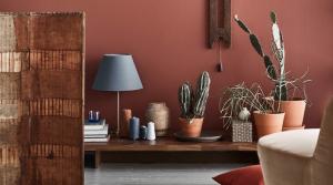 Apakah Anda tahu bagaimana harmonis menggabungkan berbagai warna dan nuansa dinding, furnitur dan elemen dekoratif. 8 rekomendasi desain